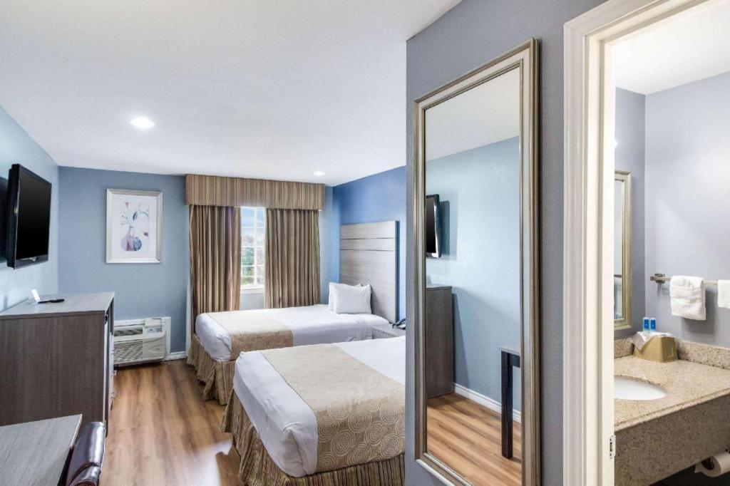 Rodeway Inn & Suites Port Arthur - Groves Kültér fotó