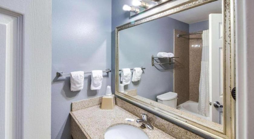 Rodeway Inn & Suites Port Arthur - Groves Kültér fotó